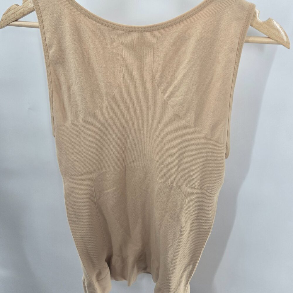 Bundle of 2 Shapewear Beige Tanks & 1 White Cami 2x - Picture 11 of 15